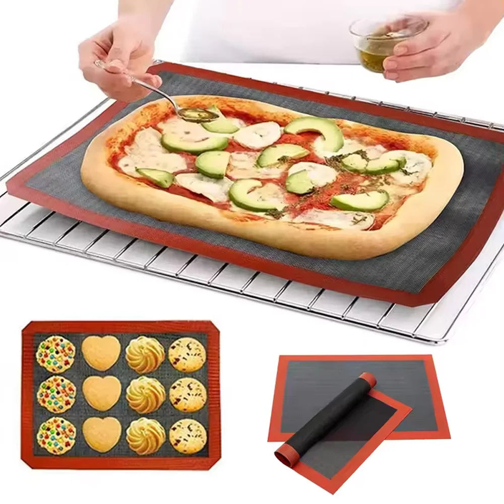 Rei'itetty silikonimatto uuniritilällä ja pizza maton päällä