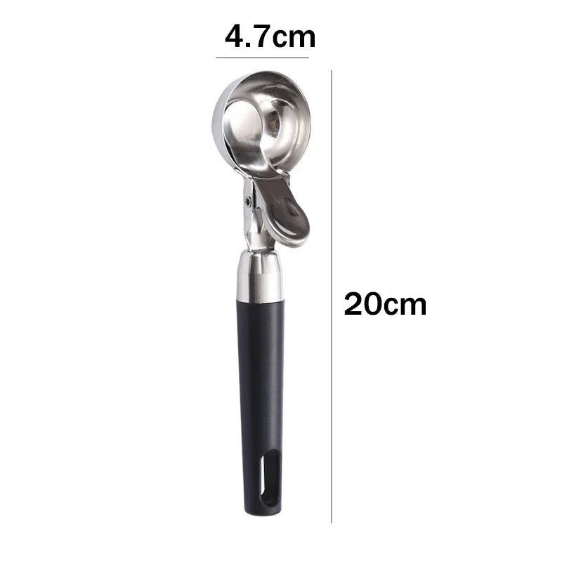 Jäätelökauhan mitat toimittajan mukaan: pituus noin 20 cm ja kauha Ø 4,7 cm