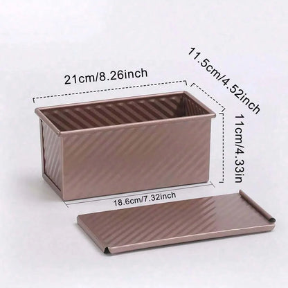 Leipävuoan mitat toimittajan mukaan: ylhäältä 21 cm pitkä, pohjasta 18,6 cm, 11,5 cm leveä ja 11 cm korkea