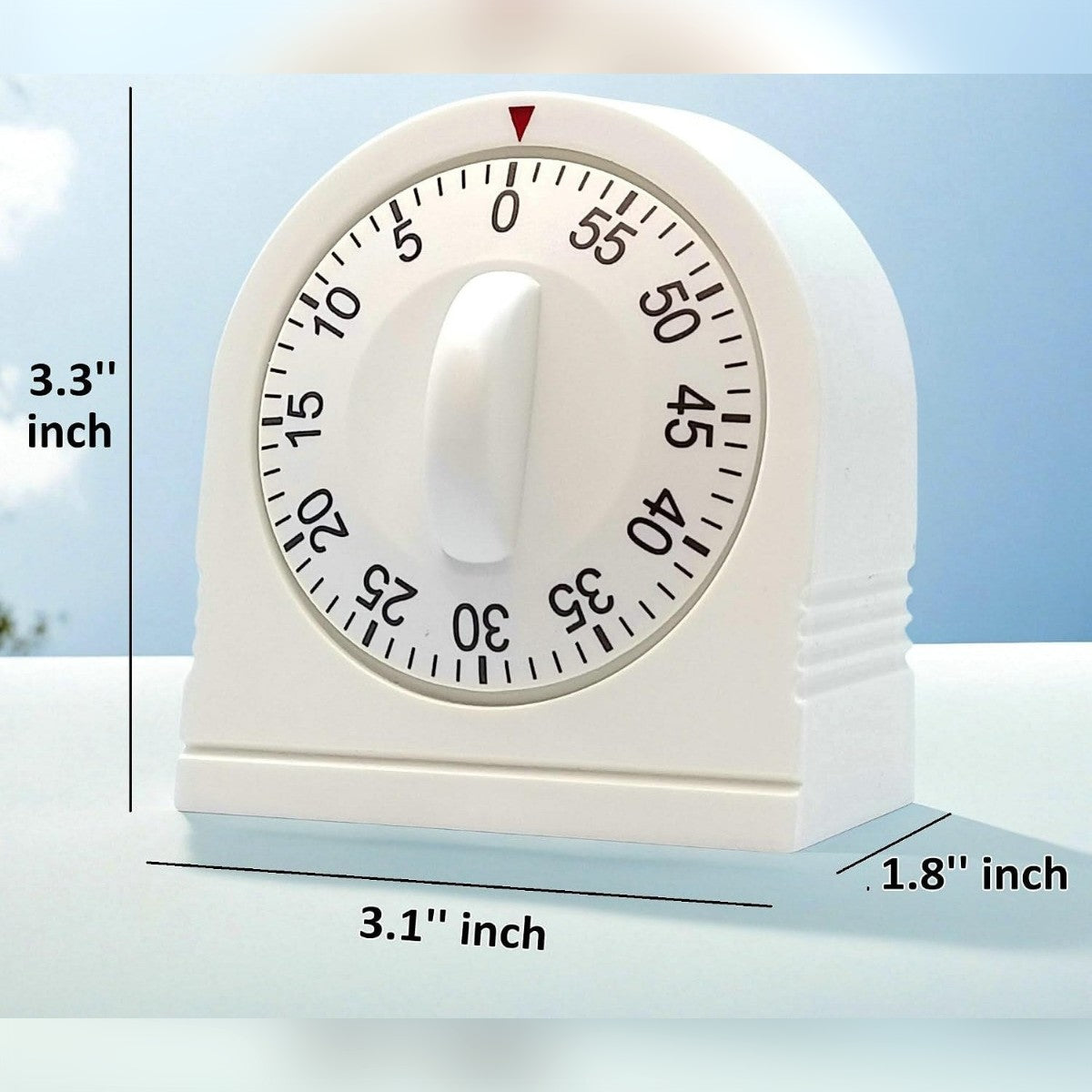 Munakellon mitat: noin 8,4 cm korkea, noin 7,9 cm leveä ja noin 4,6 cm syvä