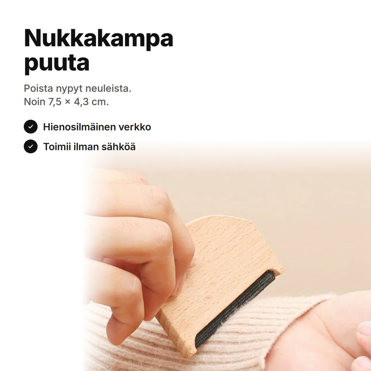 Puinen nukkakampa eli villakampa neuleen hihalla – noin 7,5 × 4,3 cm, hienosilmäinen verkko